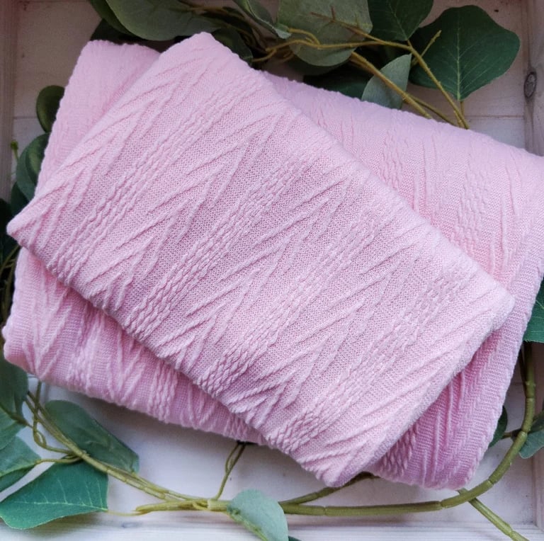 Fond et wrap assortis pour photographie newborn