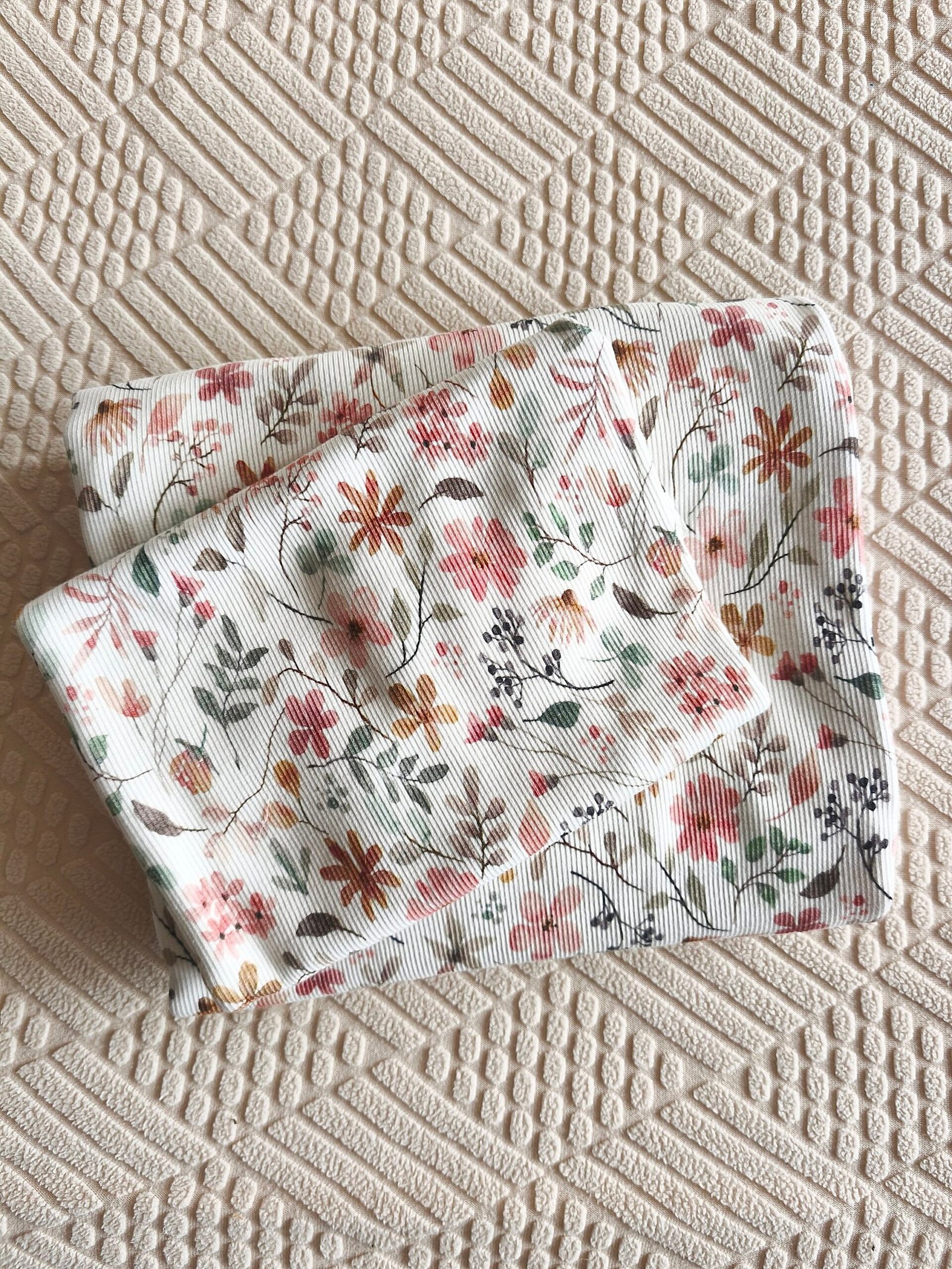 Détail de fond + wrap fleuri pour séance photo newborn et nouveau-né